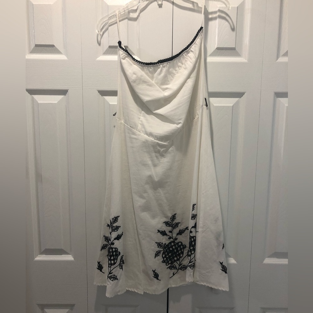 👗👡 White Strapless Sun Dress